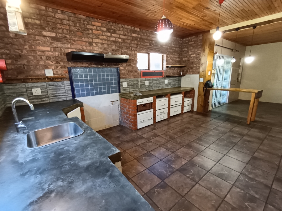 4 Bedroom Property for Sale in C Place Eastern Cape